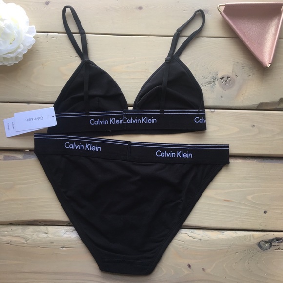 Calvin Klein Heritage Triangle Bra & Panties Set - Picture 4 of 8